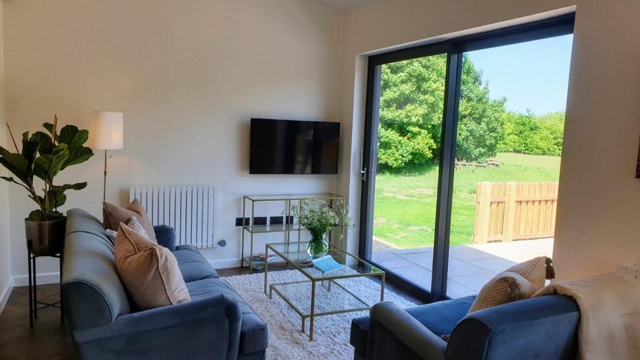 Finest Retreats - Blackbarn Wood Balsham Extérieur photo